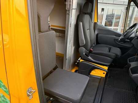 Mercedes-Benz eSprinter 312 DHL Regal KEP-Ausbau