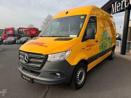 Mercedes-Benz eSprinter 312 DHL Regal KEP-Ausbau