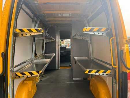 Mercedes-Benz eSprinter 312 DHL Regal KEP-Ausbau