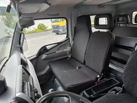 Övrigt 2020 Mitsubishi Fuso Canter 7C18D DoKa 7 Sitze AHK (14)