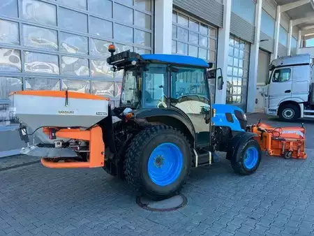 Ostatní 2021 Kubota M5101N / nur 437h / Kommunalpaket (3)