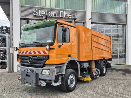 Sonstige 2005 Mercedes-Benz Actros 2032 A 4x4 Bucher STKF 9500 Airport 30x (1)