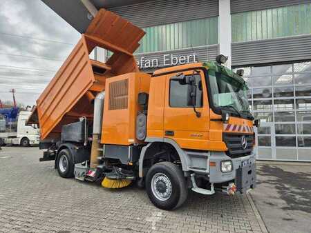 Sonstige 2005 Mercedes-Benz Actros 2032 A 4x4 Bucher STKF 9500 Airport 30x (2)