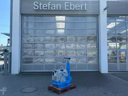 Ostatní 2022 Weber CR 6 Diesel CCD Rüttelplatte / DEMO / 2.8 h / 2022 (1)