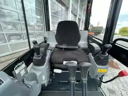 Minigraver 2024 Kubota KX019-4 / nur 299h / 2024 / Löffelpaket (15)