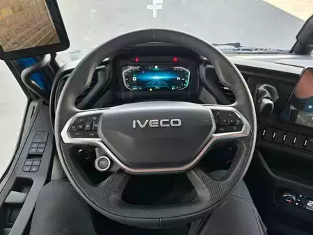 Miscelaneo 0 Iveco S-Way AS440S50T/P Standklima+Heizung LED (14)