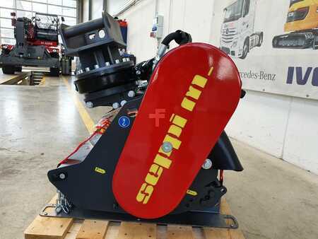 Ostatní 0 Seppi M. H3 105 / 2-5to Mulcher Drehkranz / lagernd / NE (11)