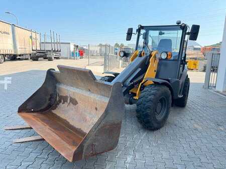 Radlader 2022 Ahlmann AX 850 / nur: 671h / 11.2022 / Gabel / Schaufel (6)