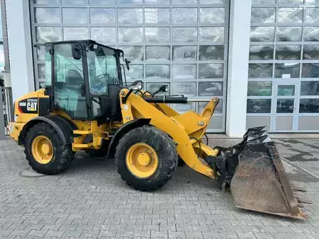 Cargadoras de ruedas 2015 Caterpillar 908M / 3.000h / Gabel / Schaufel (2)