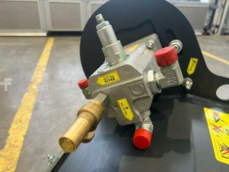 Ostatní 0 Seppi M. H3 105 / Schlegelmulcher 2-5to lagernd! / NEU (10)