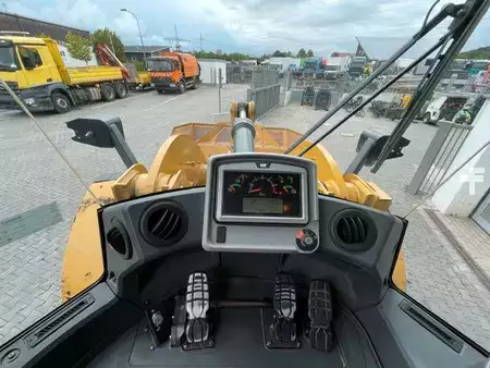 Wielladers 2019 Caterpillar 962M / 8.035h / Schaufel (16)