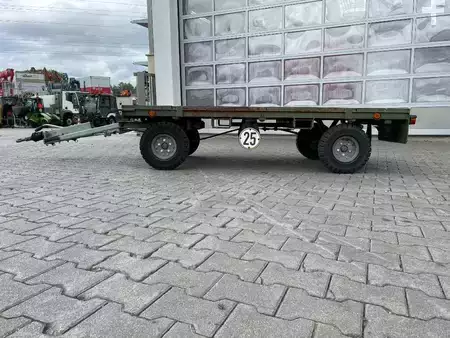 Outro 2012 Pefra Anhänger 3100 / Länge: 2,55 m / 2.810 kg / 2012 (2)