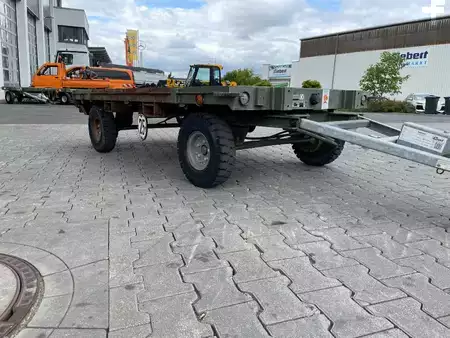 Outro 2012 Pefra Anhänger 3100 / Länge: 2,55 m / 2.810 kg / 2012 (7)