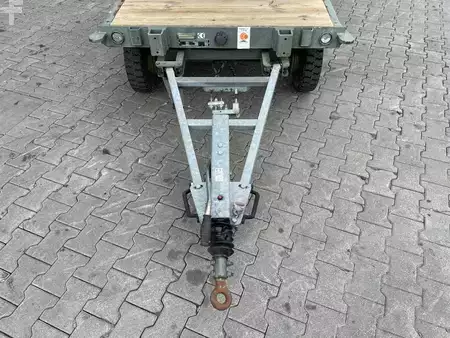 Outro 2012 Pefra Anhänger 3100 / Länge: 2,55 m / 2.810 kg / 2012 (8)