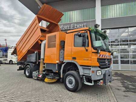 Sonstige 2005 Mercedes-Benz Actros 2032 A 4x4 Bucher STKF 9500 Airport 30x (2)