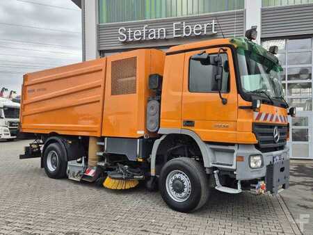 Sonstige 2005 Mercedes-Benz Actros 2032 A 4x4 Bucher STKF 9500 Airport 30x (4)