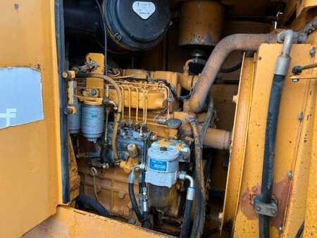 Outro 1996 Liebherr LR 622 Laderaupe / 9.594h / 1996 (16)