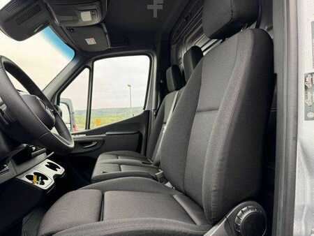 Outro 2025 Mercedes-Benz Sprinter 319 CDI 4x4 3665 Klima Standheiz AHK (8)