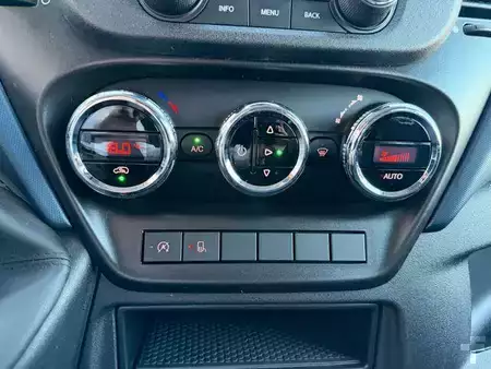 Other 2022 Iveco Daily 35S14H CRV , Crewcab, 7-Sitze, Klima (11)