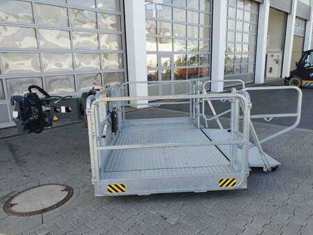 Ostatní 2022 Magni Arbeitskorb drehbar & ausziehbar 1.000 kg (3)