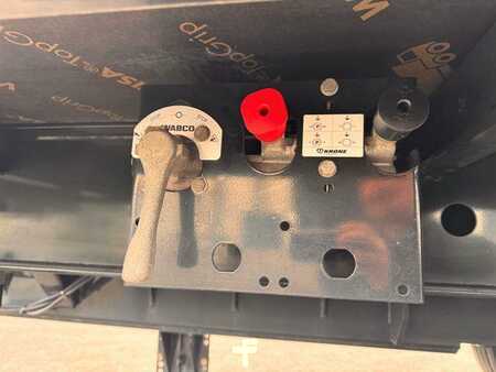 Pozostałe 2021 Krone ZZ 6.520mm BPW-Achsen 50er Öse (16)