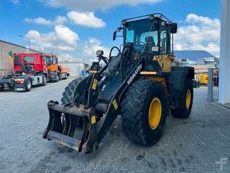 Chargeuse sur pneus 2005 Komatsu WA 250 PT - 5H / 12.390h / (10)