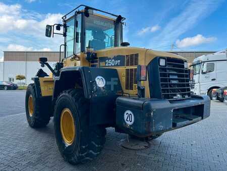 Chargeuse sur pneus 2005 Komatsu WA 250 PT - 5H / 12.390h / (7)