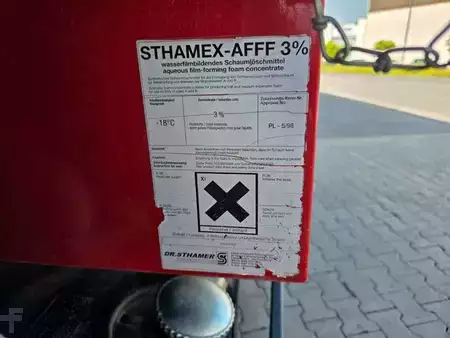 Outro 2005 MAN 8.150 Feuerwehr Schaum-Löschfahrzeug SLF 25/25 (15)