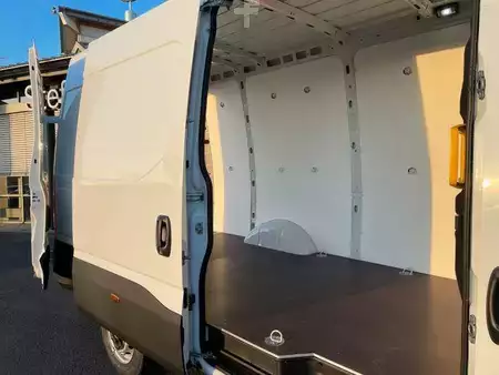 Pozostałe 0 Iveco Daily 35S18 HA8 3.0L *R3.520mm*Automatik*Kamera* (10)