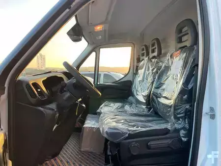 Pozostałe 0 Iveco Daily 35S18 HA8 3.0L *R3.520mm*Automatik*Kamera* (12)