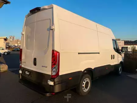 Pozostałe 0 Iveco Daily 35S18 HA8 3.0L *R3.520mm*Automatik*Kamera* (6)