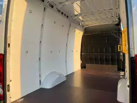 Pozostałe 0 Iveco Daily 35S18 HA8 3.0L *R3.520mm*Automatik*Kamera* (9)