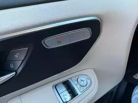 Ostatní 2025 Mercedes-Benz V 250 d AVA DISTRONIC AHK2,5to elektr Türen 360 (19)