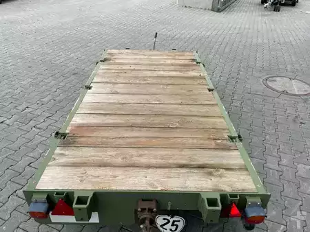Outro 2018 Pefra Anhänger 3100 / Länge: 2,55 m / 2.810 kg / 2018 (12)