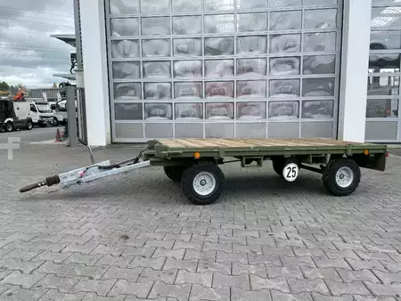 Outro 2018 Pefra Anhänger 3100 / Länge: 2,55 m / 2.810 kg / 2018 (3)