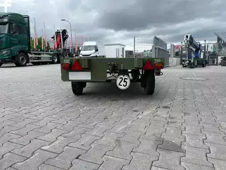 Outro 2018 Pefra Anhänger 3100 / Länge: 2,55 m / 2.810 kg / 2018 (5)