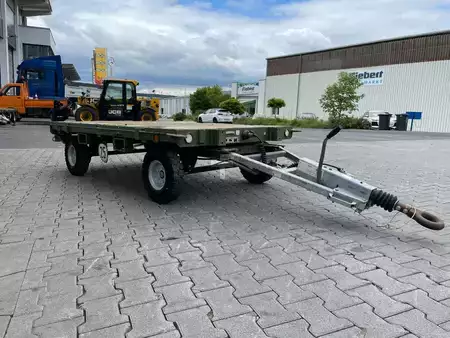 Outro 2018 Pefra Anhänger 3100 / Länge: 2,55 m / 2.810 kg / 2018 (8)