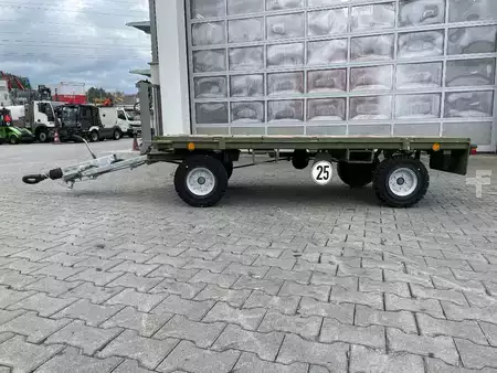 Outro 2018 Pefra Anhänger 3100 / Länge: 2,55 m / 2.810 kg / 2018 (3)