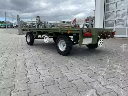 Outro 2018 Pefra Anhänger 3100 / Länge: 2,55 m / 2.810 kg / 2018 (4)
