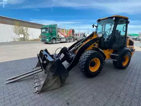 Hjullaster 2021 JCB 409 SV / nur 2.496h / Klima Klappschaufel Gabel (8)