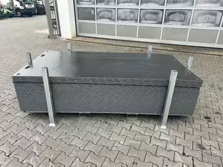 Attachments 0 [div] Fahrbahnplatten  / Fahrplatten inkl. Gestell / NEU (2)
