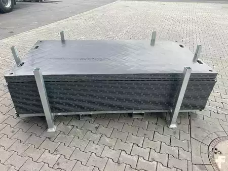 Attachments 0 [div] Fahrbahnplatten  / Fahrplatten inkl. Gestell / NEU (6)