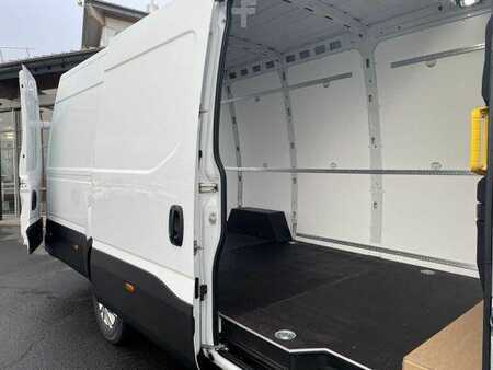 Iveco Daily 35S18 A8 3.0L *AHK*Automatik*LED*Standh*