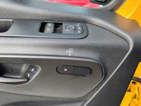 Autres 2024 Mercedes-Benz eSprinter 312 DHL Regal KEP-Ausbau (12)