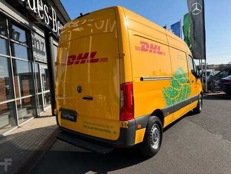 Autres 2024 Mercedes-Benz eSprinter 312 DHL Regal KEP-Ausbau (4)