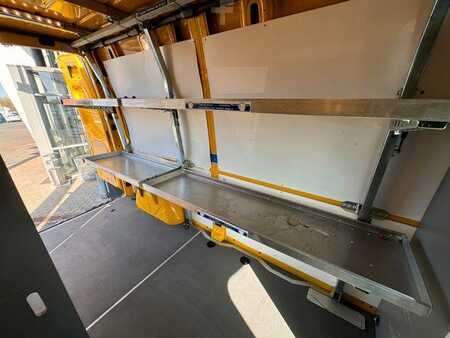 Autres 2024 Mercedes-Benz eSprinter 312 DHL Regal KEP-Ausbau (8)