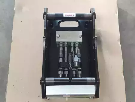 Vedlegg 0 OilQuick OQ45-5 Adapterplatte für Westtech & mehr / NEU (10)