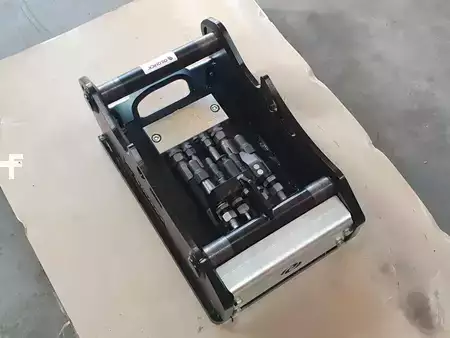 Vedlegg 0 OilQuick OQ45-5 Adapterplatte für Westtech & mehr / NEU (2)