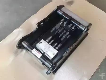 Vedlegg 0 OilQuick OQ45-5 Adapterplatte für Westtech & mehr / NEU (8)