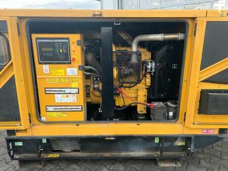 Miscelaneo 2017 Caterpillar DE65E3 / Stromerzeuger / 60KVA / 2017 / 17.917h (10)